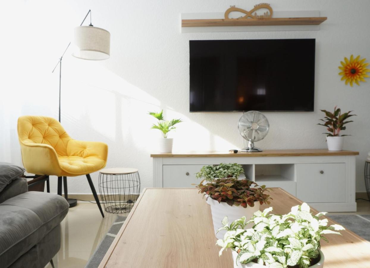 Mein Apartment Flowers Mit Kamin, Bis 10 Personen Frankenthal  Exterior foto