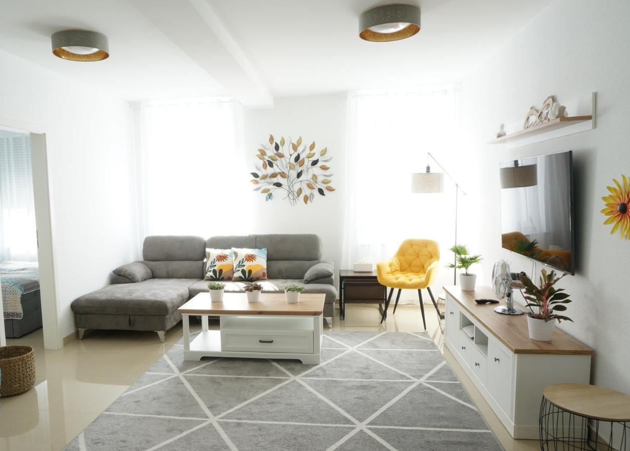 Mein Apartment Flowers Mit Kamin, Bis 10 Personen Frankenthal  Exterior foto