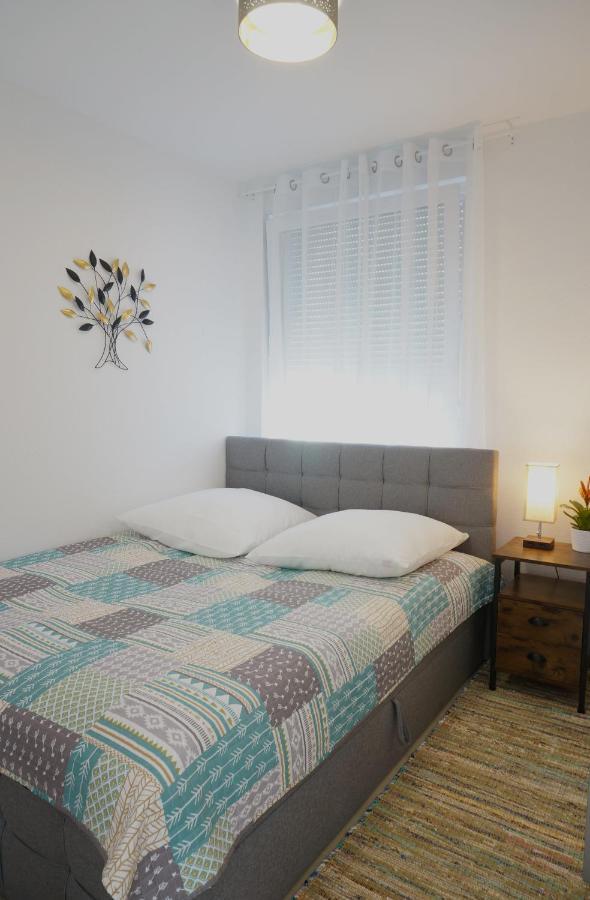 Mein Apartment Flowers Mit Kamin, Bis 10 Personen Frankenthal  Exterior foto