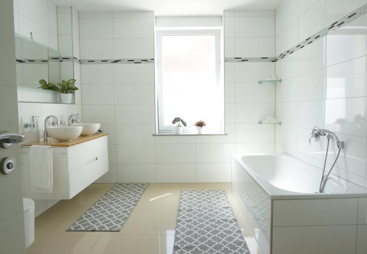 Mein Apartment Flowers Mit Kamin, Bis 10 Personen Frankenthal  Exterior foto
