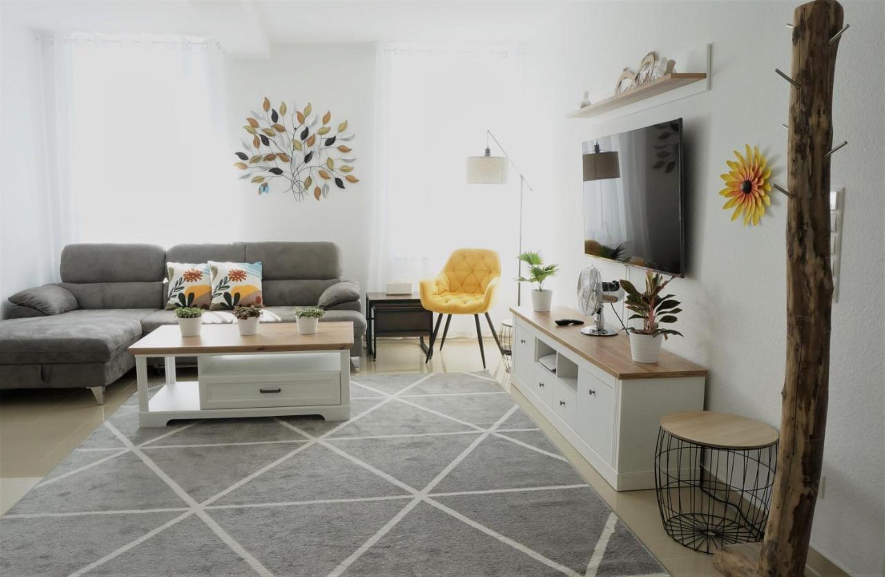 Mein Apartment Flowers Mit Kamin, Bis 10 Personen Frankenthal  Exterior foto