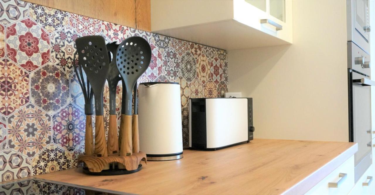 Mein Apartment Flowers Mit Kamin, Bis 10 Personen Frankenthal  Exterior foto