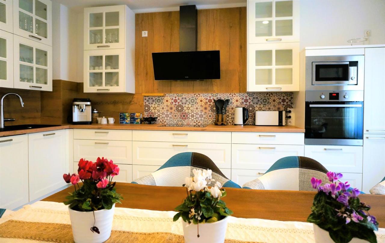 Mein Apartment Flowers Mit Kamin, Bis 10 Personen Frankenthal  Exterior foto