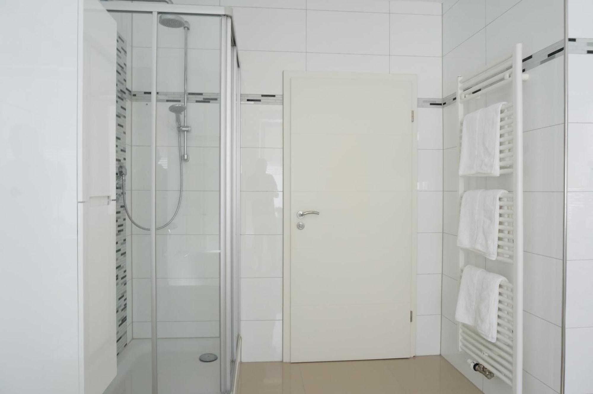 Mein Apartment Flowers Mit Kamin, Bis 10 Personen Frankenthal  Exterior foto